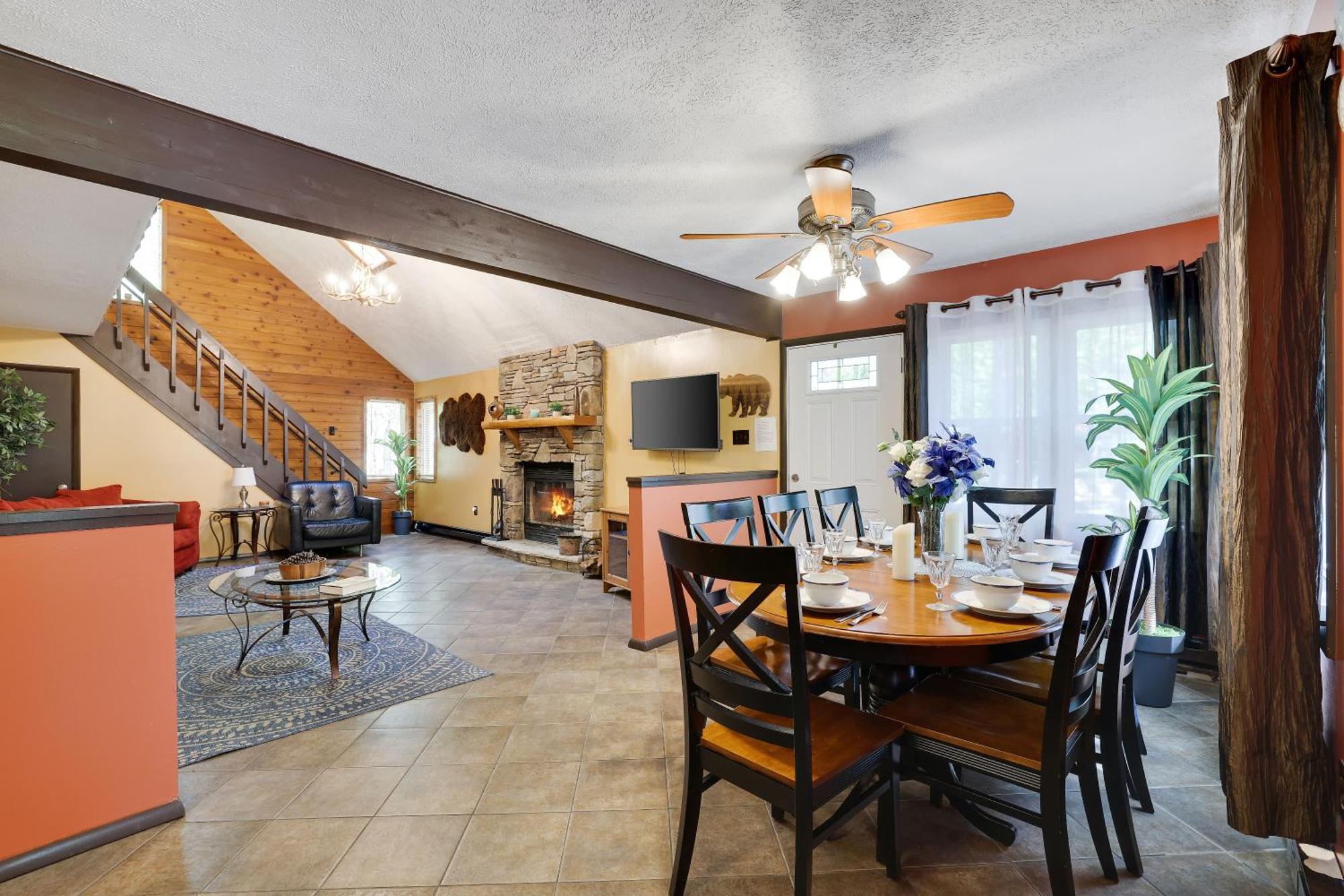 Chalet Renovated Near Casino, Camelback , Kalahari 4Bdrms Firepit Hot Tub Game Room Tobyhanna Εξωτερικό φωτογραφία