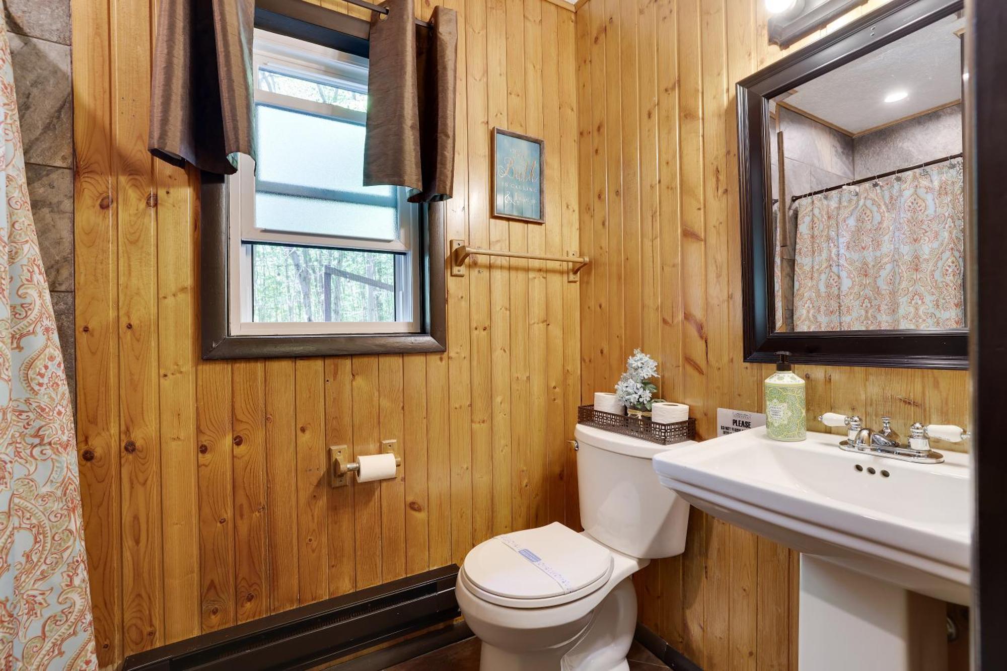Chalet Renovated Near Casino, Camelback , Kalahari 4Bdrms Firepit Hot Tub Game Room Tobyhanna Εξωτερικό φωτογραφία
