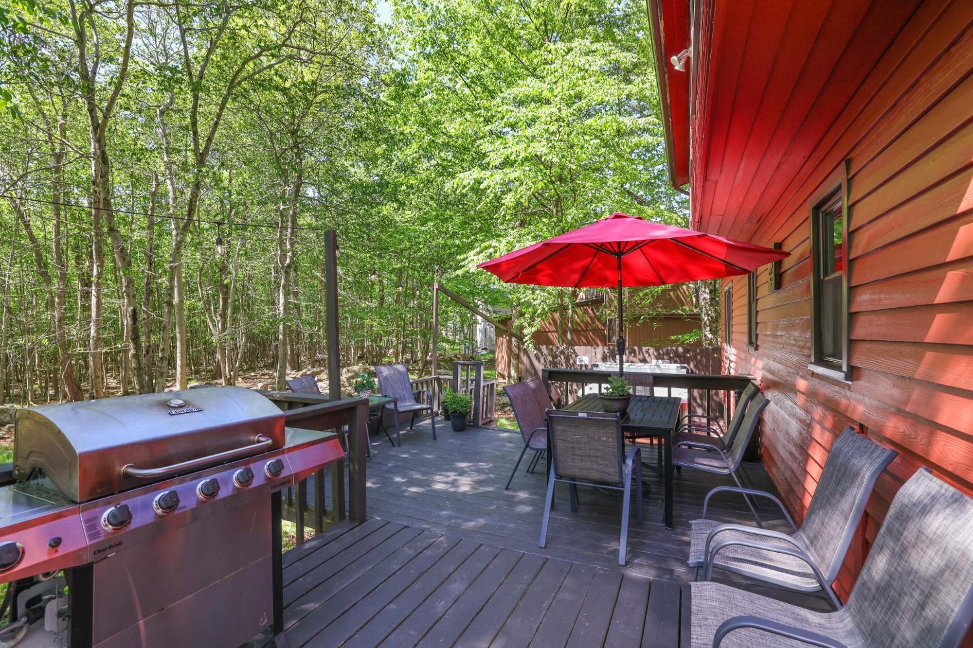 Chalet Renovated Near Casino, Camelback , Kalahari 4Bdrms Firepit Hot Tub Game Room Tobyhanna Εξωτερικό φωτογραφία