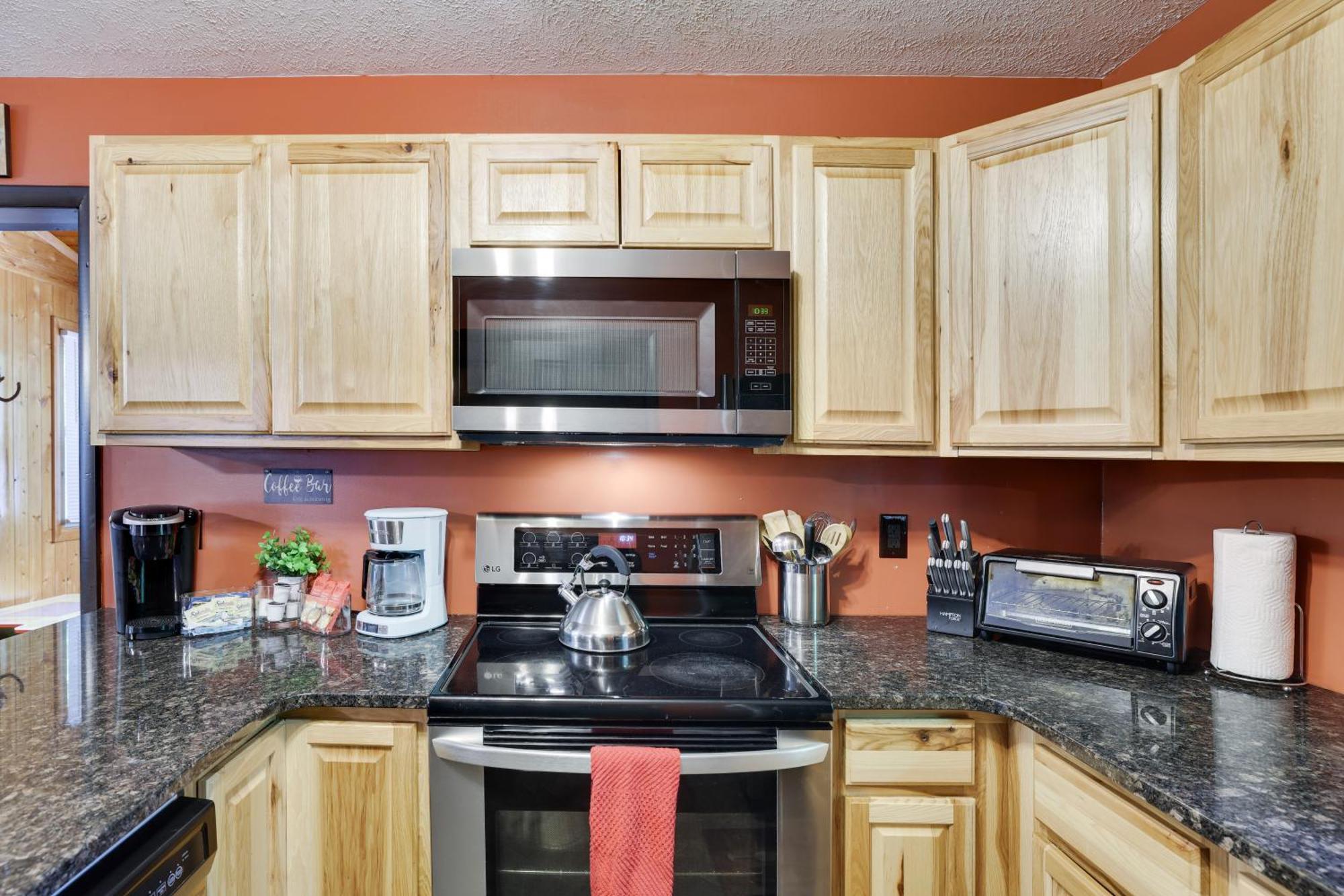 Chalet Renovated Near Casino, Camelback , Kalahari 4Bdrms Firepit Hot Tub Game Room Tobyhanna Εξωτερικό φωτογραφία