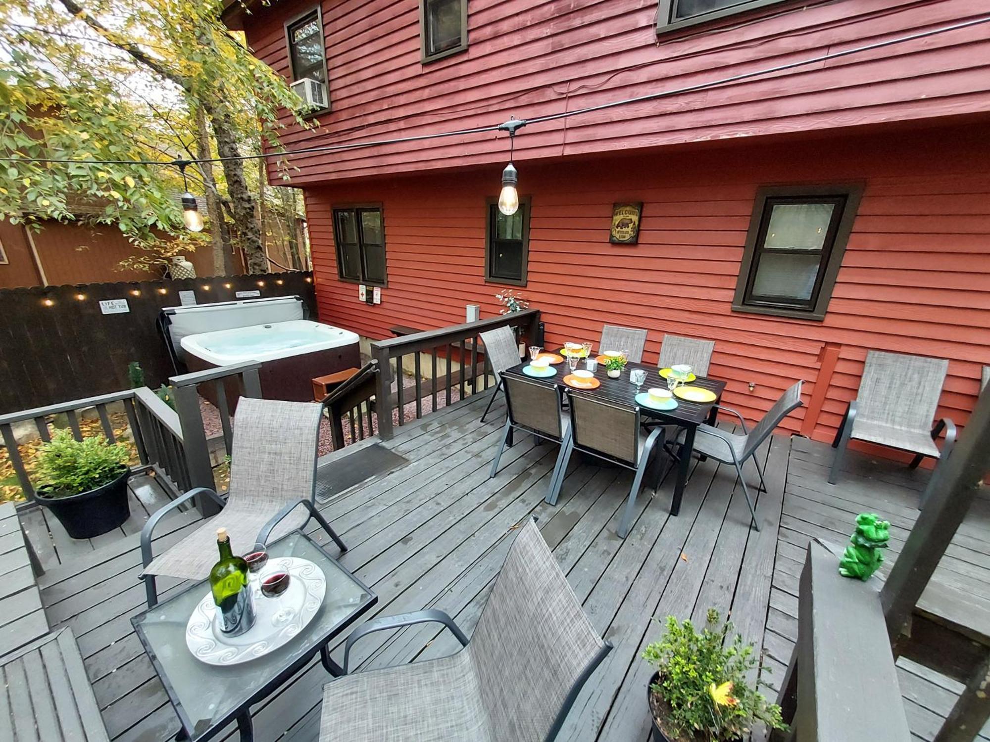 Chalet Renovated Near Casino, Camelback , Kalahari 4Bdrms Firepit Hot Tub Game Room Tobyhanna Εξωτερικό φωτογραφία